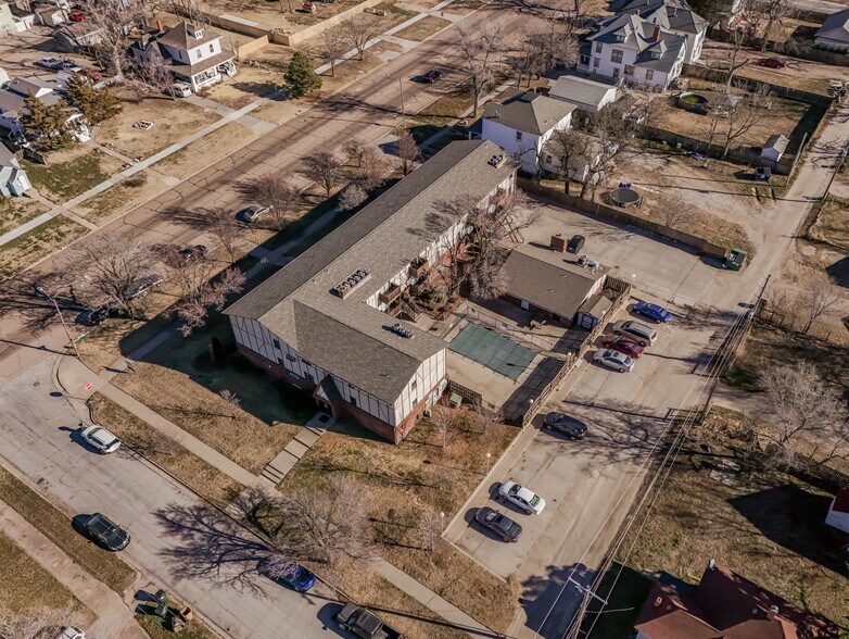 More Photos Of 401 E Avenue A, Hutchinson Apartments For Sale