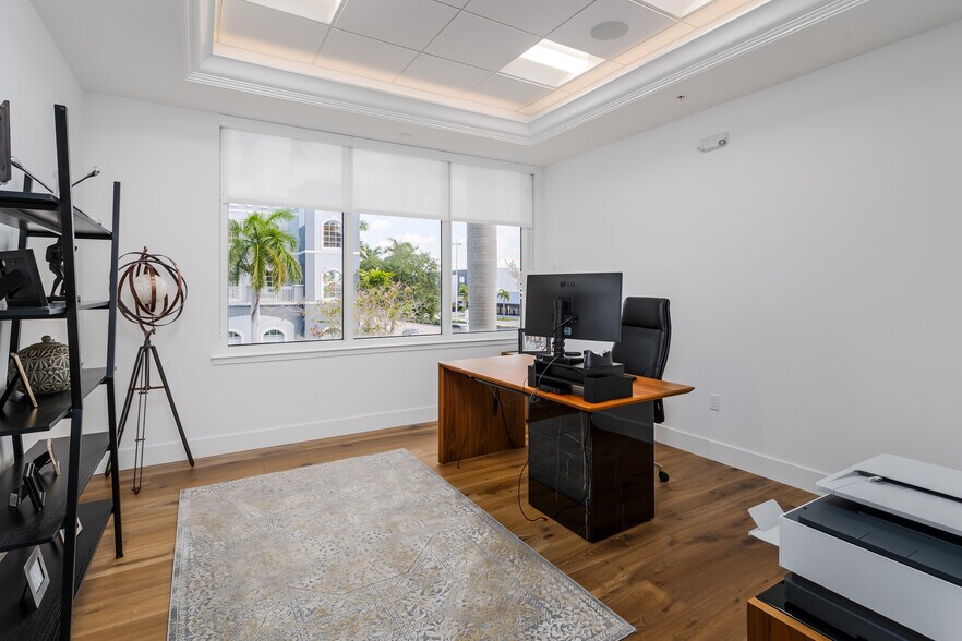 More Photos Of 599 9th St N, Naples Medical For Sale
