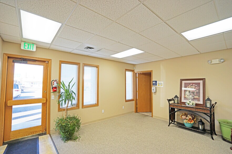 More Photos Of 1115 W Lincoln Ave, Yakima Office For Lease