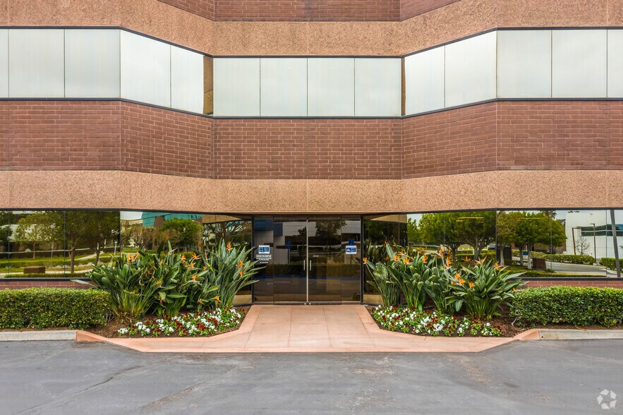 More Photos Of 42 Corporate Park, Irvine Office For Lease