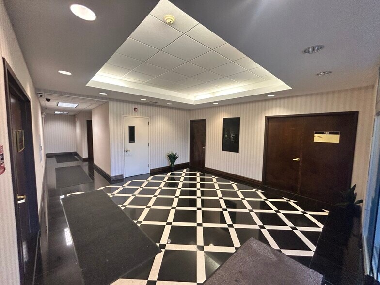 More Photos Of 560 Broadhollow Rd, Melville Office For Lease