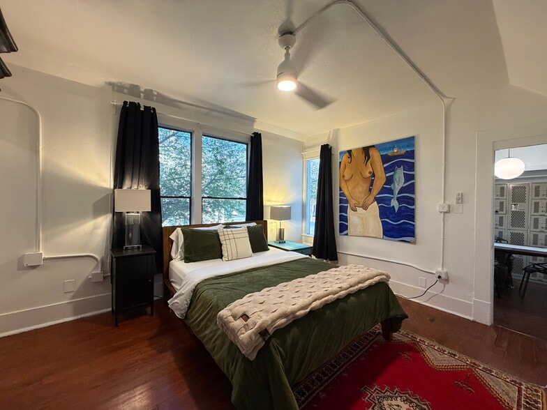 More Photos Of 402 Hyde Park Blvd, Houston Multifamily For Sale