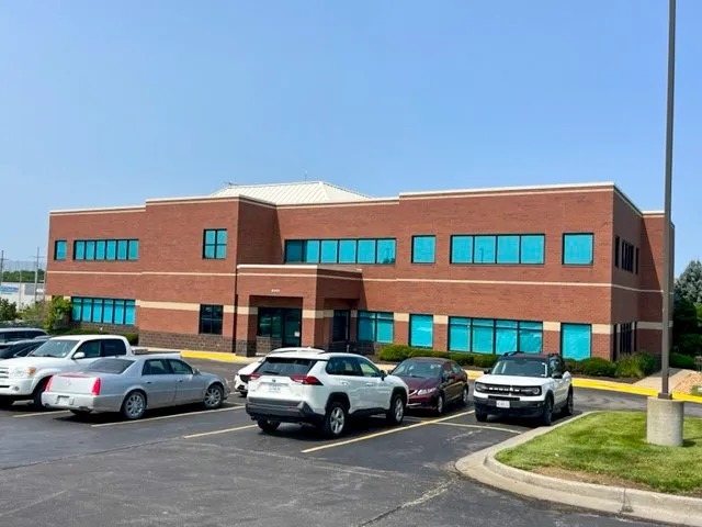 Primary Photo Of 9401 N Oak Tfwy, Kansas City Medical For Lease