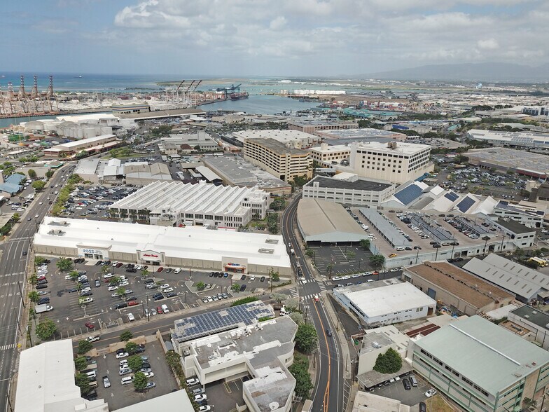 More Photos Of 501 Sumner St, Honolulu Warehouse For Lease