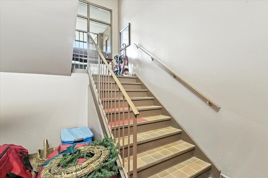 More Photos Of 372 King St, Oshawa Medical For Lease