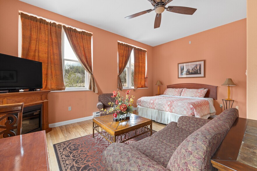 More Photos Of 603 N River St, Hot Springs Hotel For Sale