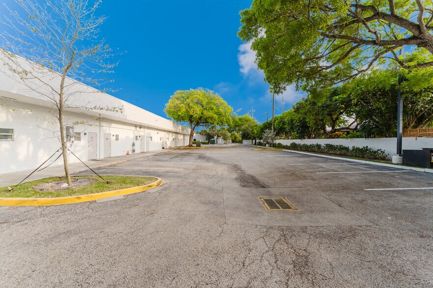 More Photos Of 2831 N Federal Hwy, Boca Raton Unknown For Lease