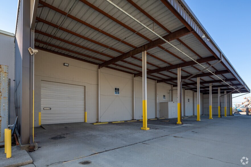 More Photos Of 4810 Crittenden Dr, Louisville Unknown For Lease
