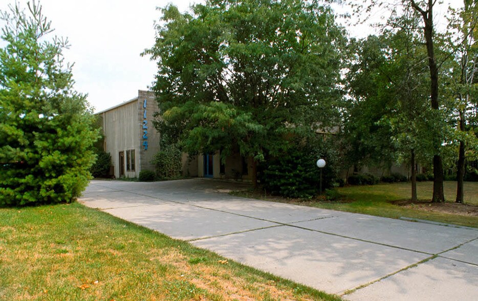 More Photos Of 11224 Cornell Park Dr, Blue Ash Office For Sale