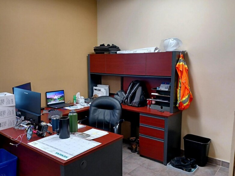 More Photos Of 1466 Lagan Way, Ottawa Light Distribution For Sale