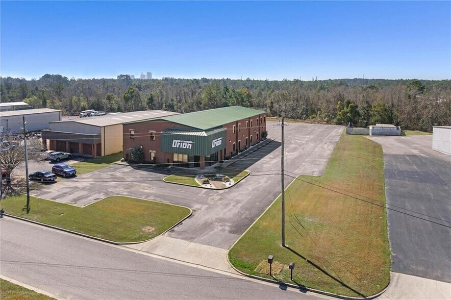 More Photos Of 3515 Hurricane Bay Dr, Theodore Flex For Sale
