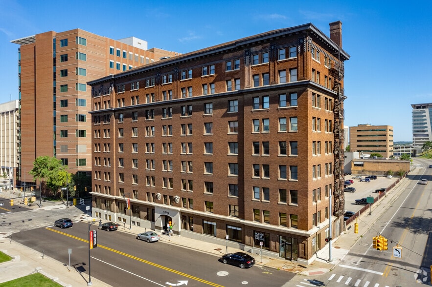 Primary Photo Of 5 Lyon St NW, Grand Rapids Apartments For Lease