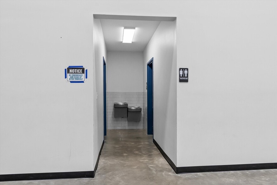 More Photos Of 12110 Old Montgomery Rd, Willis Light Distribution For Sale