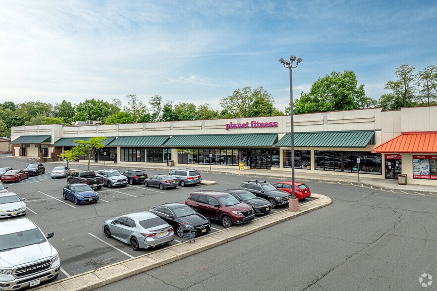 More Photos Of 960 US Highway 9, South Amboy General Retail For Lease