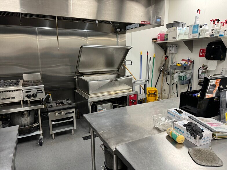 More Photos Of 1230 State St, Salem Restaurant For Sale