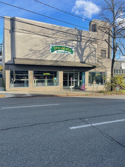 More Photos Of 6516 NE Roosevelt Way, Seattle Storefront For Lease