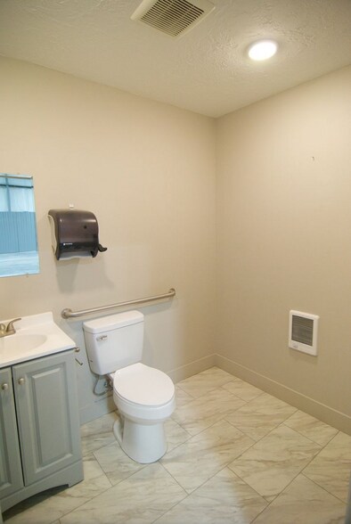 More Photos Of 2691-2692 S Yellowstone Highway 191, Rexburg Warehouse For Lease