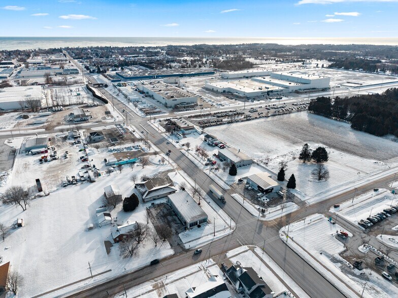 More Photos Of 3420 Dewey St, Manitowoc Freestanding For Lease