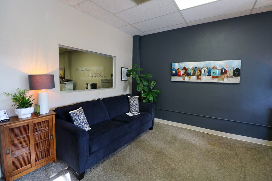 More Photos Of 320 Central Ave, Coos Bay Office For Sale