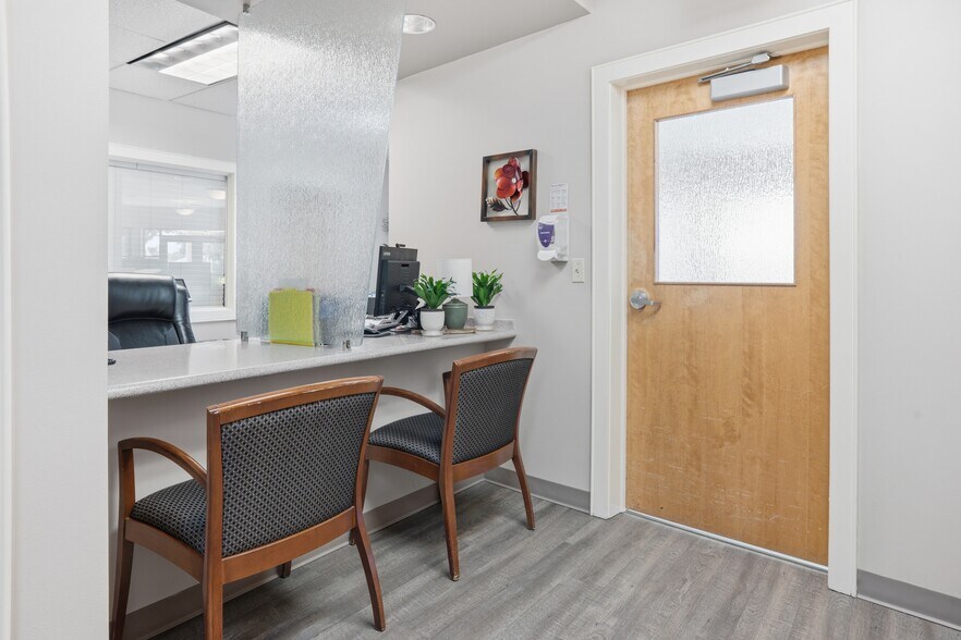 More Photos Of 1729 Lakeland Hills Blvd, Lakeland Medical For Sale
