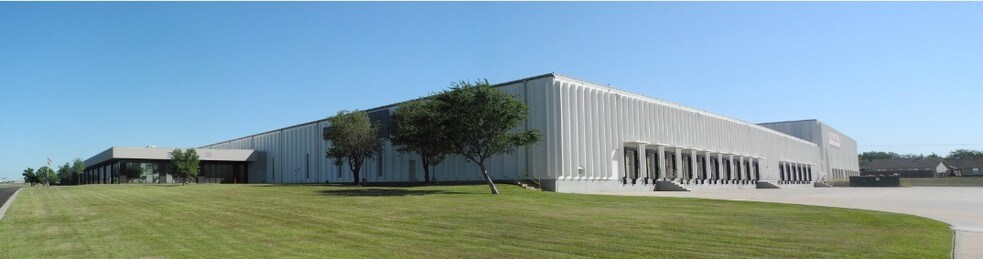 Primary Photo Of 1103 Carlos G Parker Blvd, Taylor Warehouse For Lease