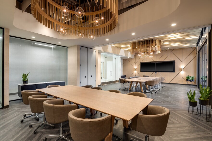 More Photos Of 9276 Scranton Rd, San Diego Unknown For Lease