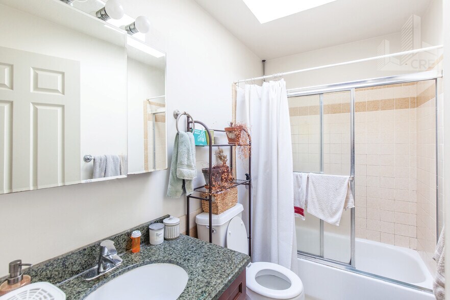 More Photos Of 1259 20th Ave, San Francisco Apartments For Sale