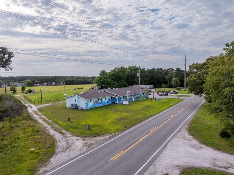 More Photos Of 2383 Hwy 58, Swansboro Restaurant For Sale