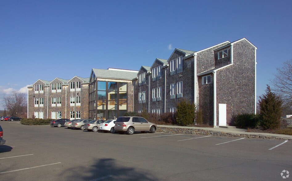 More Photos Of 929 Boston Post Rd, Old Saybrook Office For Lease