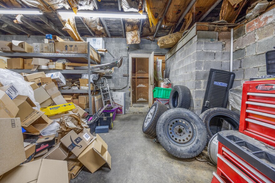 More Photos Of 1021 E Hendron Chapel Rd, Knoxville Manufacturing For Sale