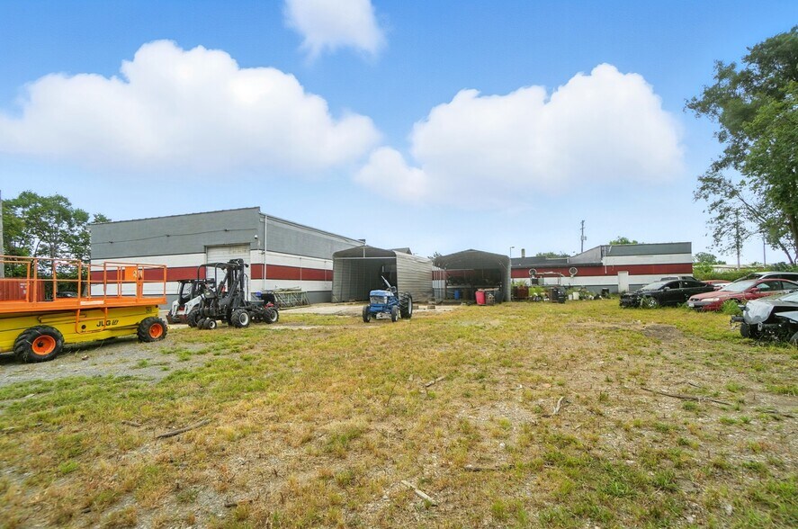 More Photos Of 603 S Broadway St, Dayton Warehouse For Sale