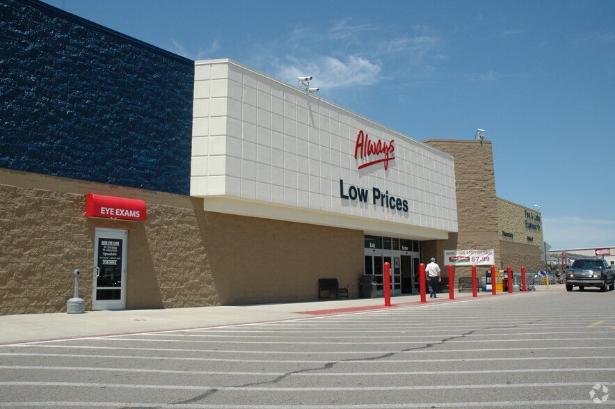 More Photos Of 1907-1911 W Parker Rd, Jonesboro General Retail For Lease