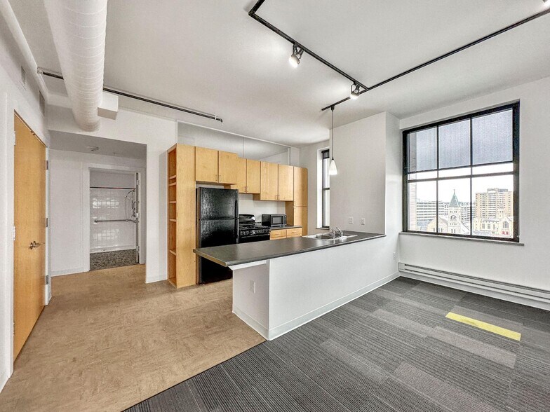 More Photos Of 405 6th Ave, Des Moines Apartments For Lease