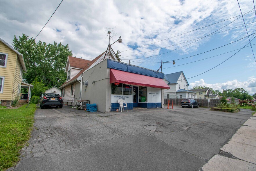 More Photos Of 301 E North St, Geneva Apartments For Sale