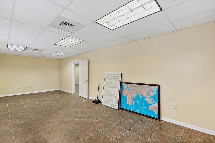 More Photos Of 6790 65th Way N, Pinellas Park Freestanding For Lease