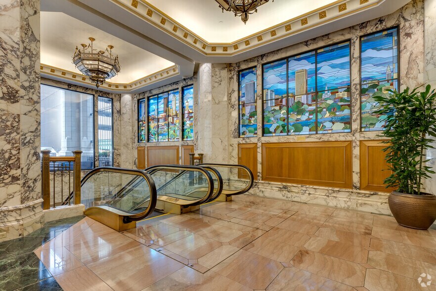 More Photos Of 401 S Boston Ave, Tulsa Office For Lease