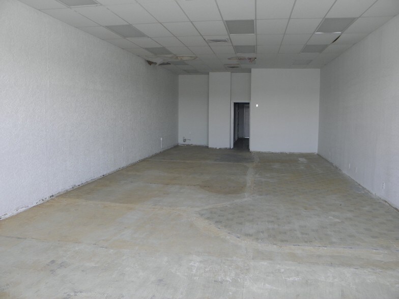 More Photos Of 10780 Pebble Hills Blvd, El Paso Unknown For Lease