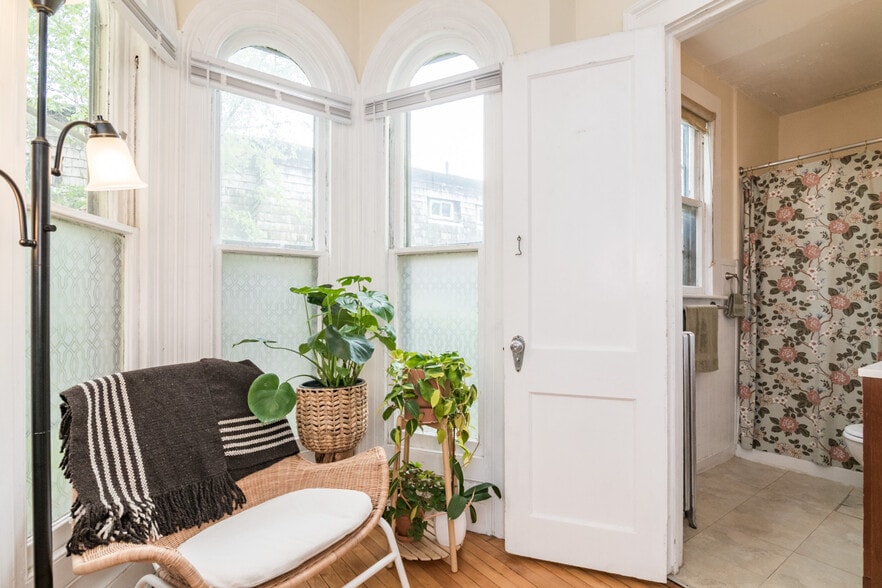 More Photos Of 81 Bridge St, Northampton Multifamily For Sale