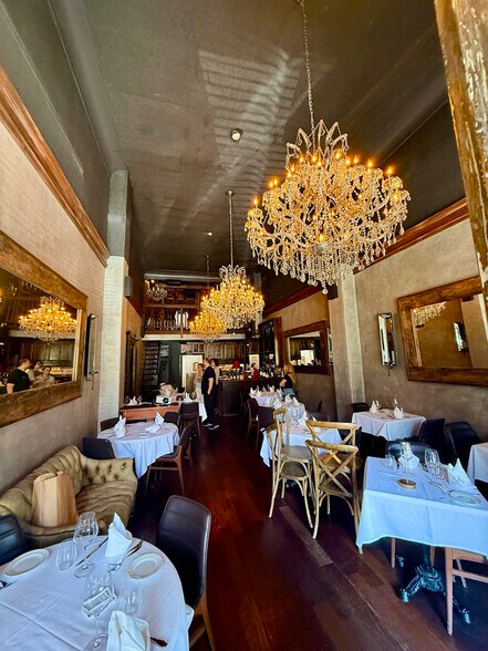 Primary Photo Of 3001-3013 Main St, Santa Monica Apartments For Lease