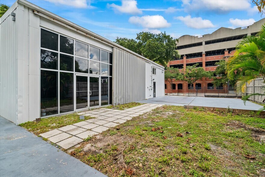 More Photos Of 1517 E 5th Ave, Tampa Office For Lease