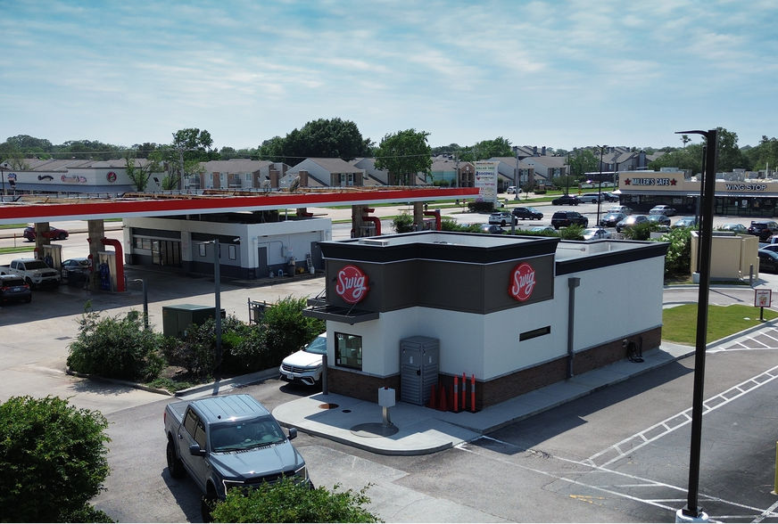More Photos Of 2413 Bay Area Blvd, Houston Fast Food For Sale