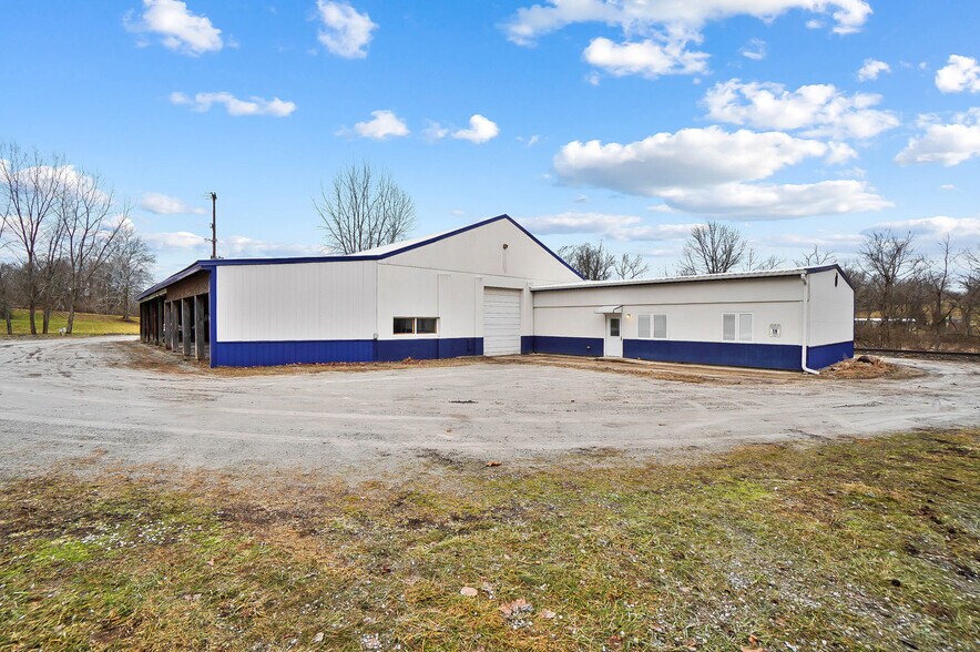 More Photos Of 6220 Knollwood Rd, Springfield Warehouse For Sale