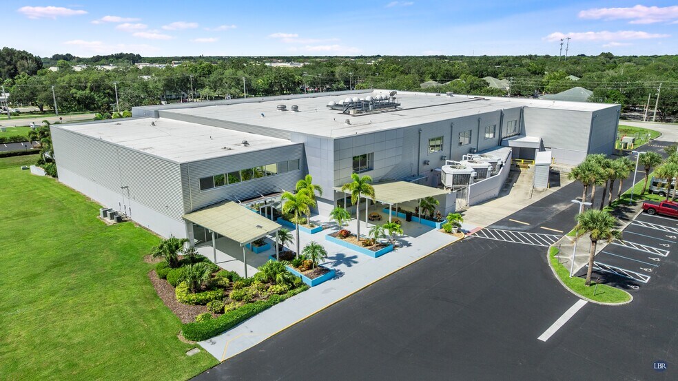 More Photos Of 1110 W Hibiscus Ave, Melbourne Flex For Lease