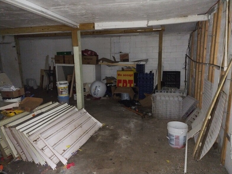 More Photos Of 1700 US Highway 17 N, Seville Convenience Store For Sale