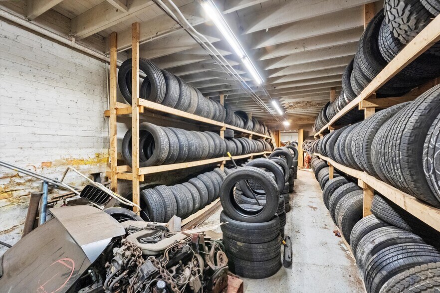 More Photos Of 2447 S Pulaski Ave, Chicago Warehouse For Sale