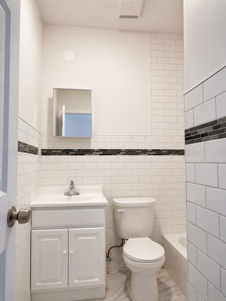 More Photos Of 9 Newport St, Brooklyn Storefront For Sale