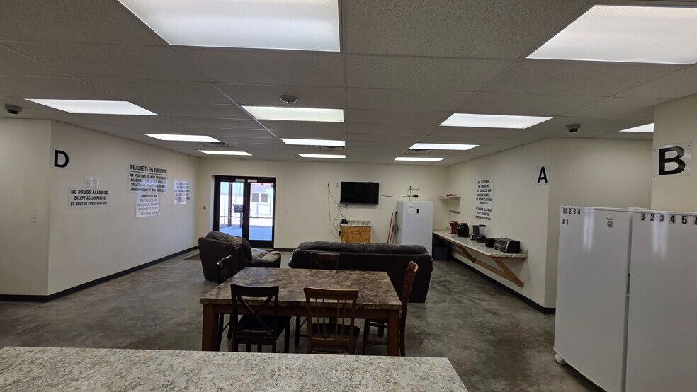 More Photos Of 8211 E County Road 62, Midland Warehouse For Sale