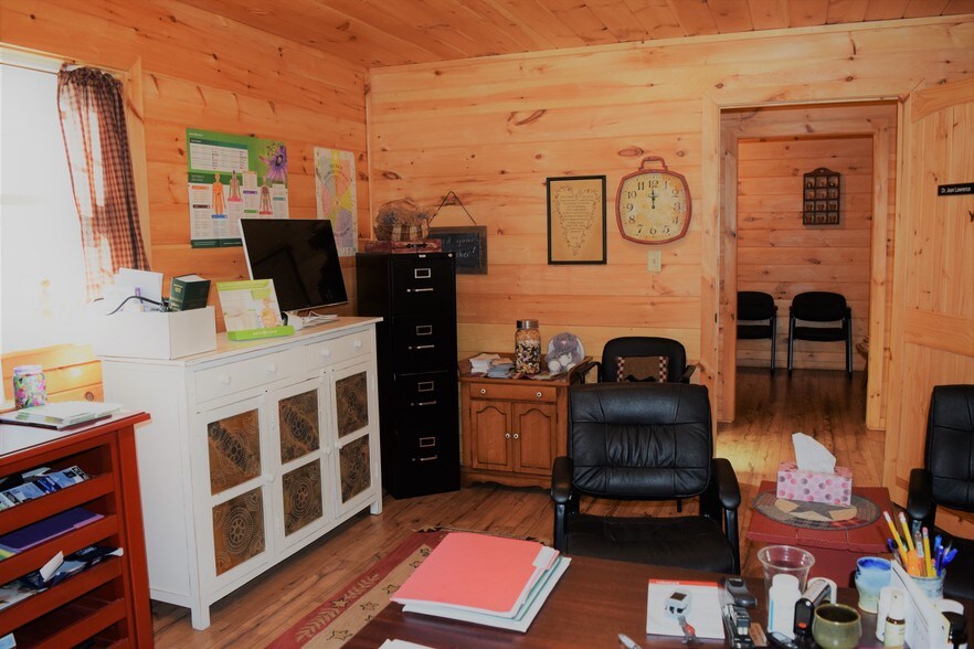 More Photos Of 334 N Broad St, Toccoa Office For Sale