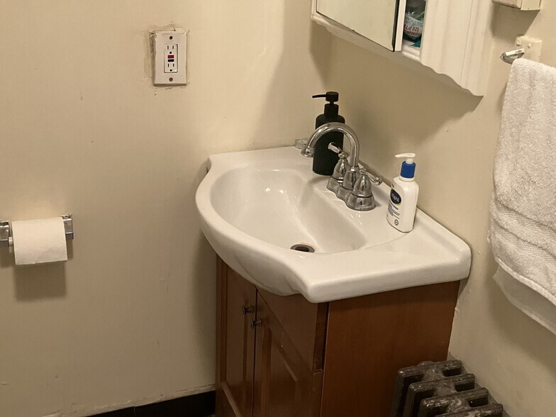 More Photos Of 42 Rowley St, Rochester Apartments For Sale