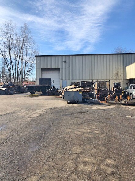 More Photos Of 4600 Clawson Tank Dr, Clarkston Manufacturing For Lease